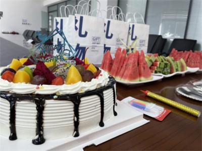 壽星同賀，共度生辰 —深藍(lán)機(jī)器7月份員工生日會如期舉行