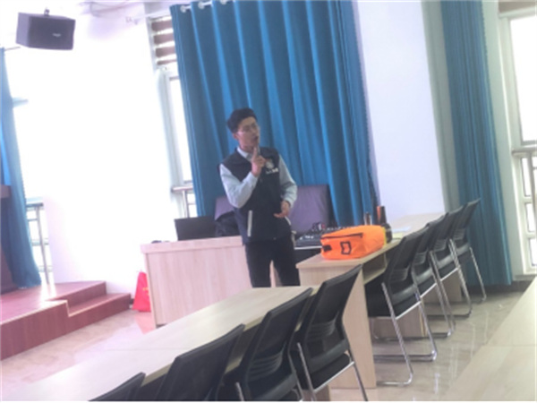 山東深藍纏繞包裝機廠家組織消防安全培訓(xùn) 山東深藍纏繞包裝機廠家組織消防安全培訓(xùn)