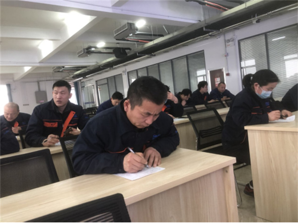 山東深藍纏繞包裝機廠家組織消防安全培訓(xùn) 山東深藍纏繞包裝機廠家組織消防安全培訓(xùn)