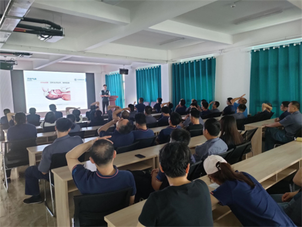 深藍(lán)機(jī)器纏繞包裝機(jī)廠家——“健康急救”專題講座順利召開