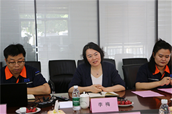 齊魯理工學(xué)院與山東深藍(lán)機(jī)器股份有限公司舉行校企合作簽約暨授牌儀式